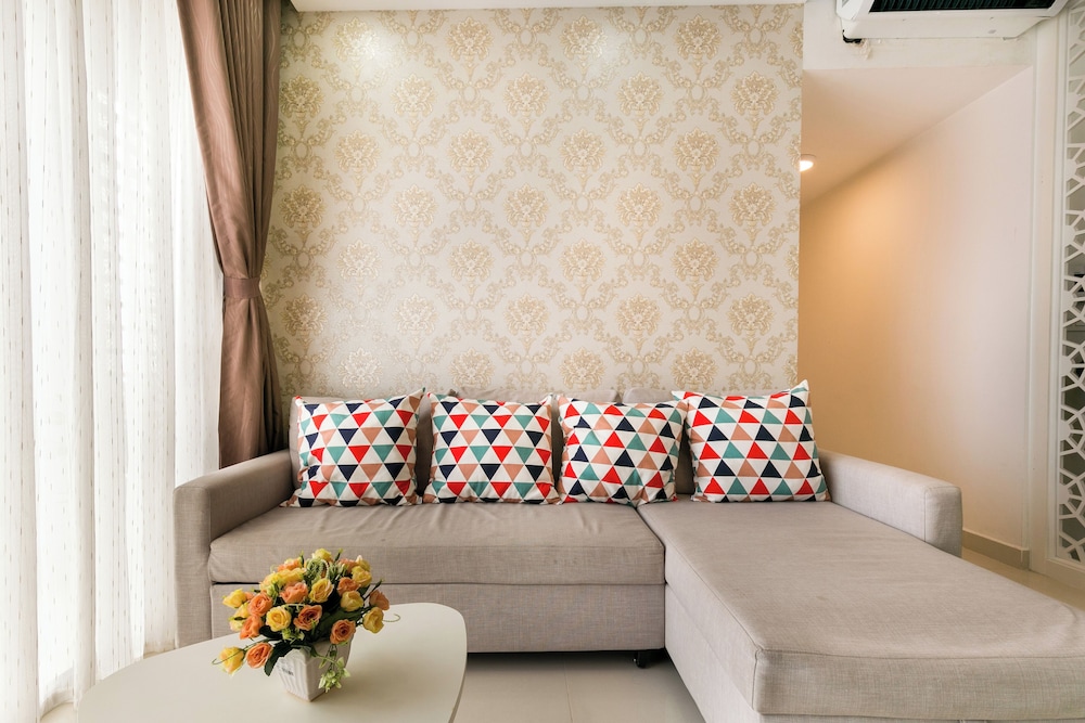 Spacious Saigon 38/50