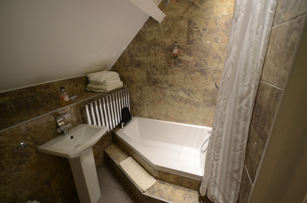 Harboro Hotel 26/33