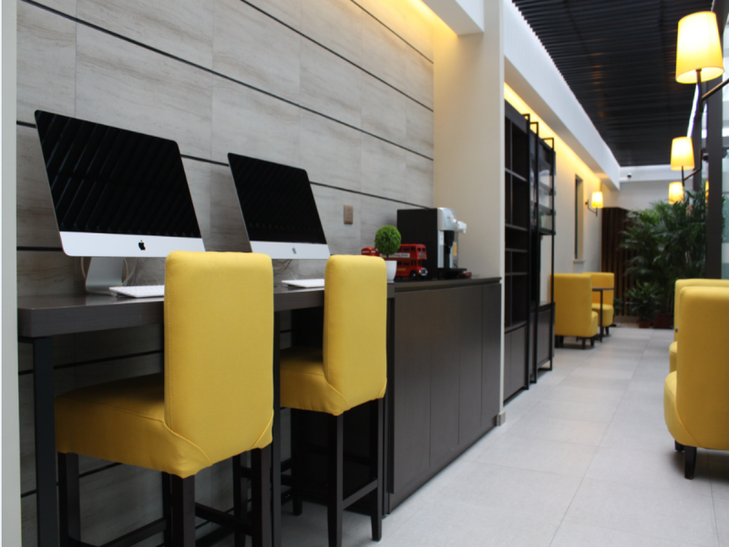 Home Inn Plus (Shanghai Huaihai Road Sinan Road) 31/35