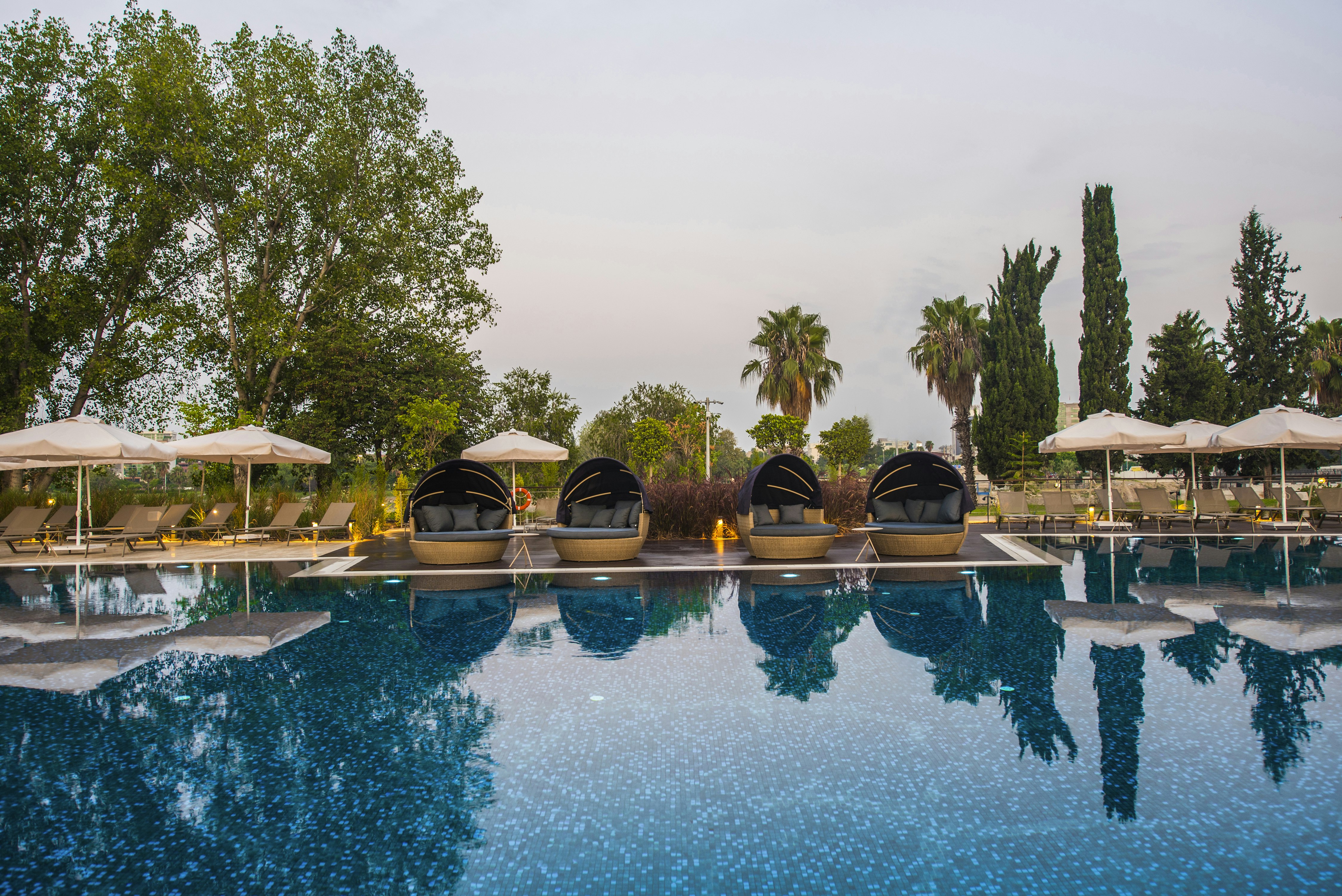 Adana HiltonSA 82/83