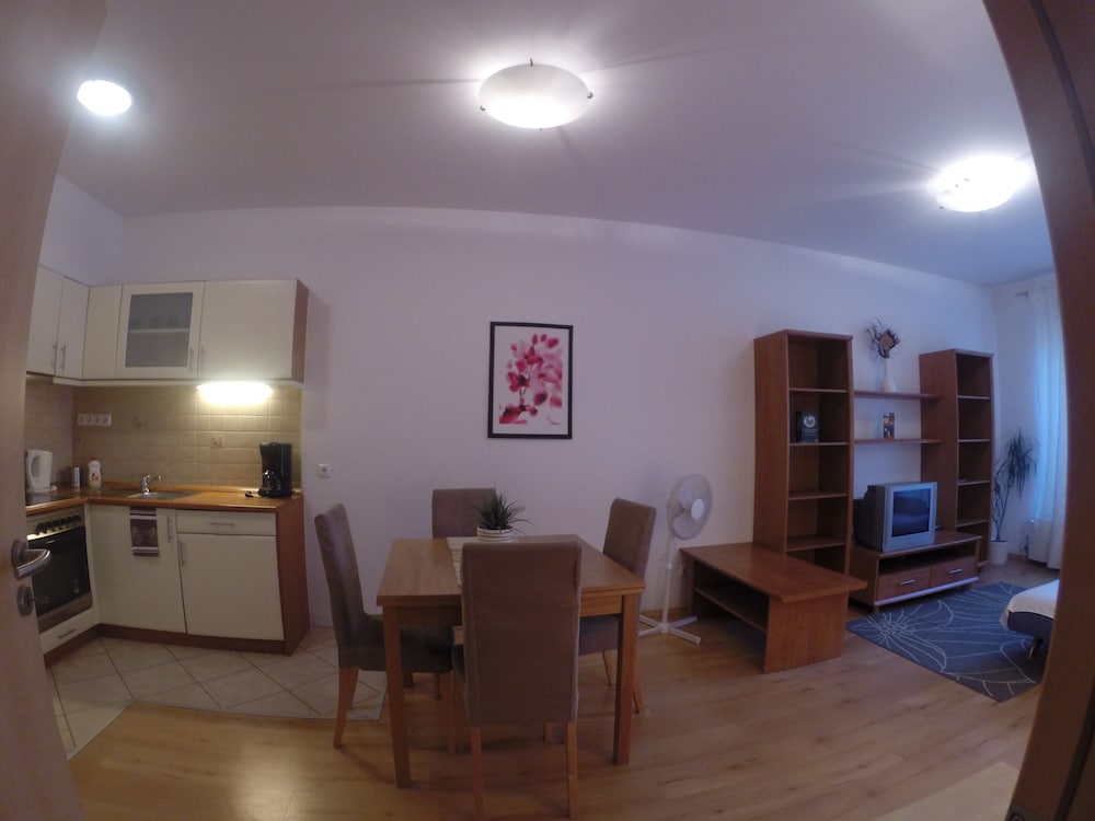 OPERA RESIDENCE 42/64