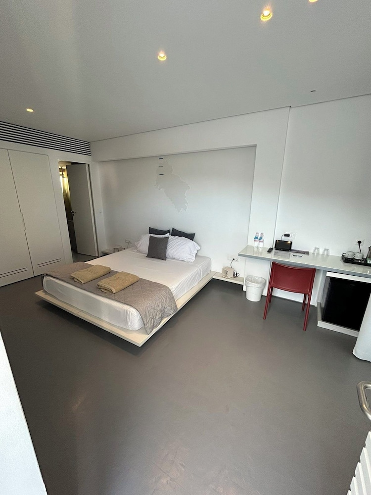 Relux Ios Hotel 25/74