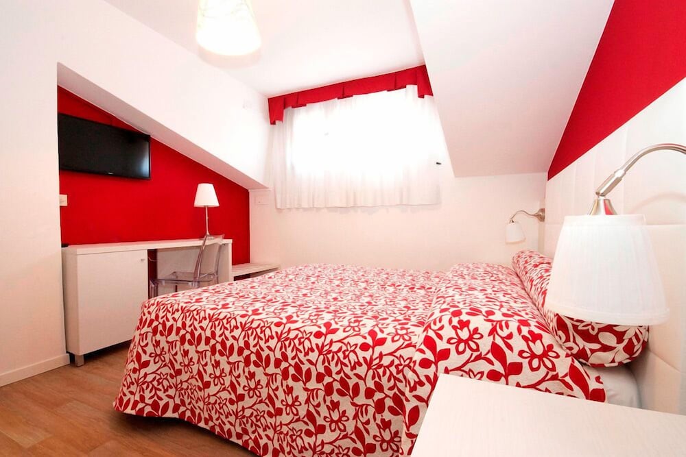 TOLEDO HOTEL 12/50