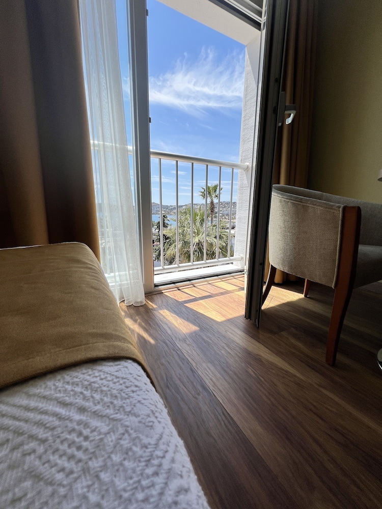 EXEN HOTEL 25/50