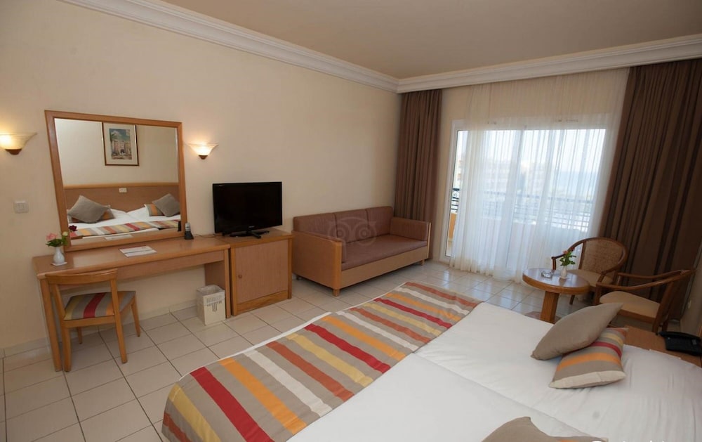 Nour Palace 26/46