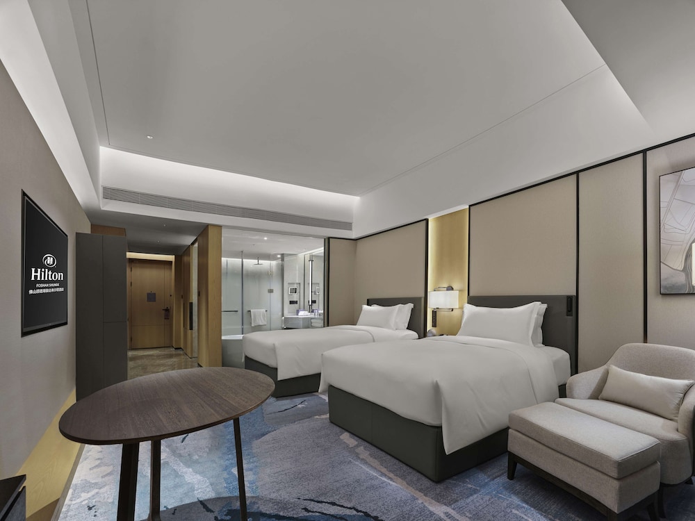DELUXE, TWIN BEDS