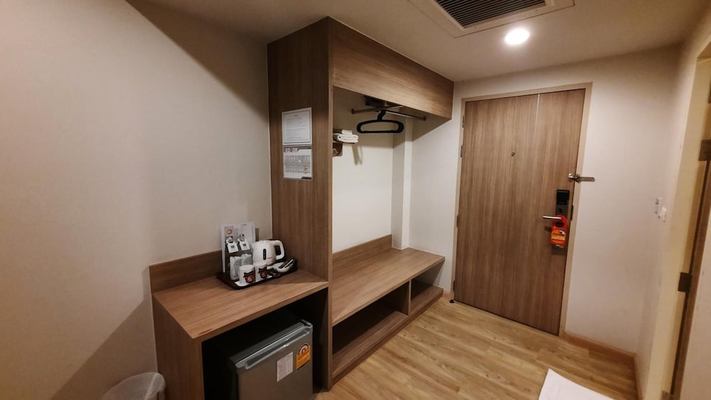 Leosor Hotel 5/58