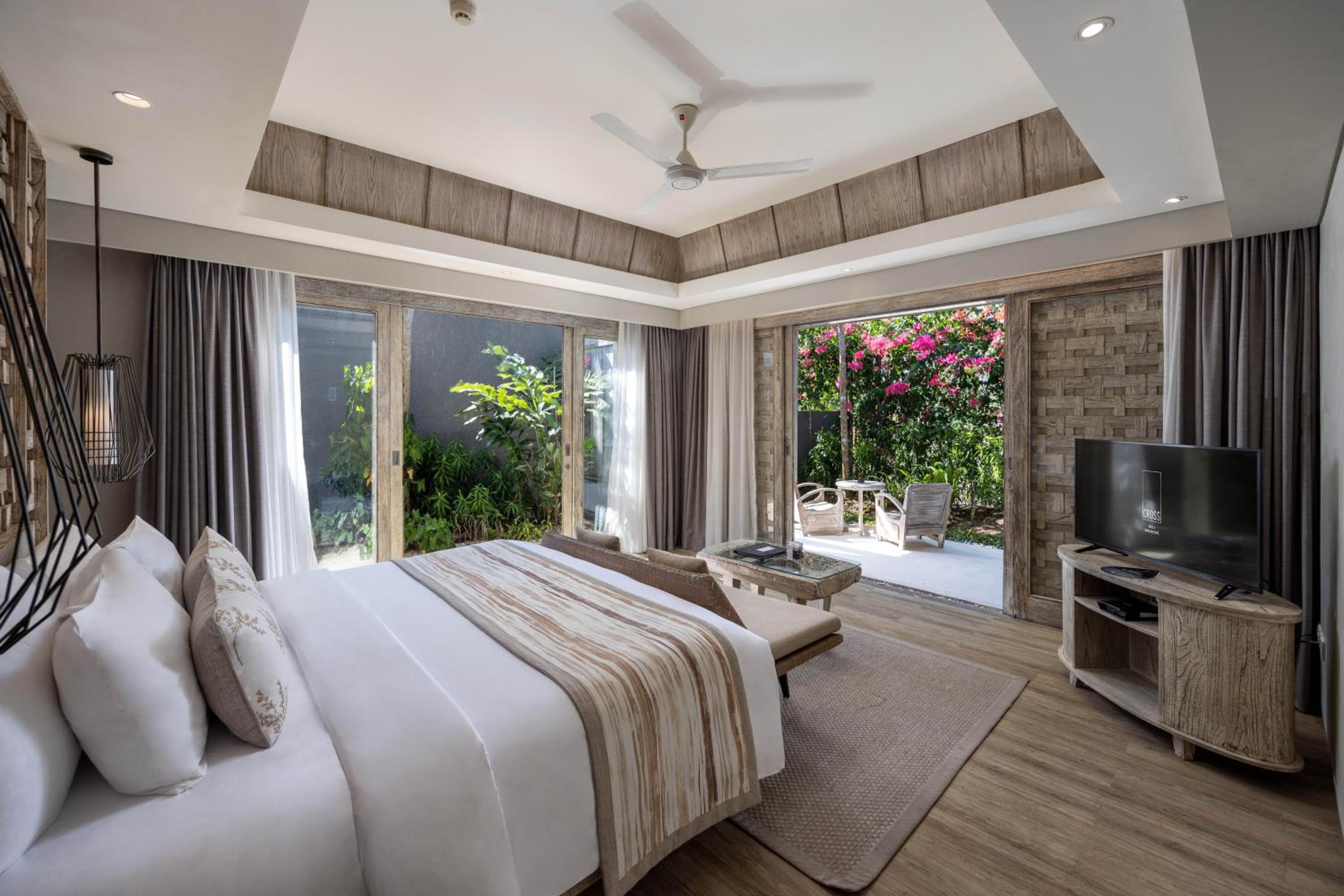 3 Bedrooms, Pool, Balcony، Cross Bali Breakers 4/10