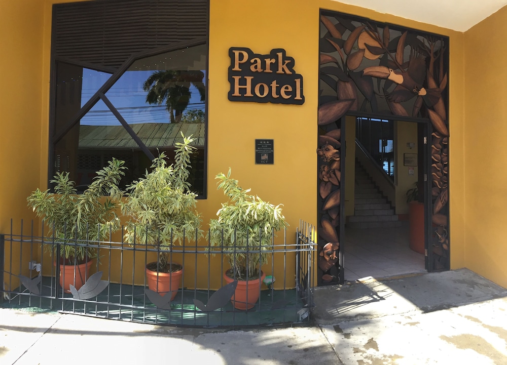 Park Hotel 3/37