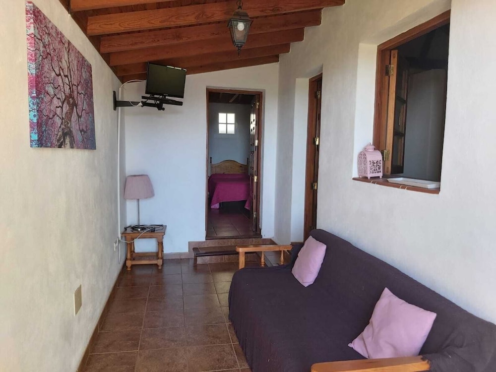 CASAS RURALES AMPARO LAS HAYAS 21/49