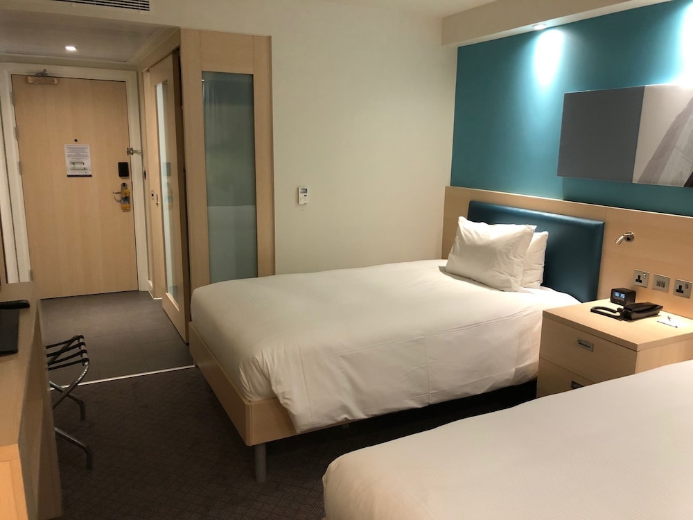 Hampton By Hilton Bristol Airport 20/46