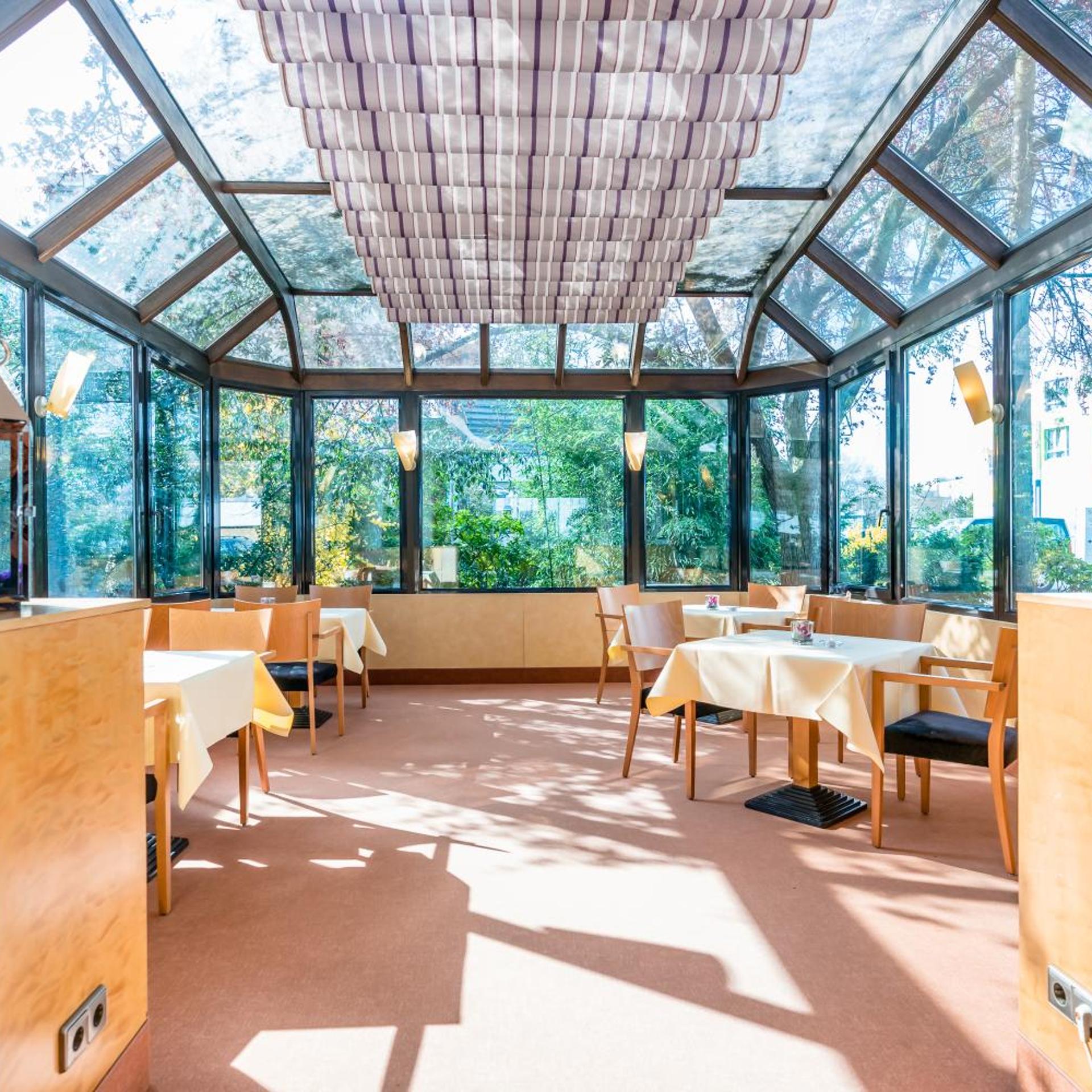 Schlosspark Hotel 24/50
