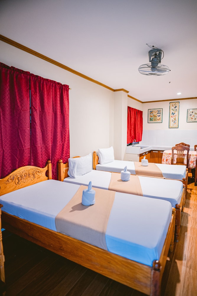 GRAND, MULTIPLE BEDS