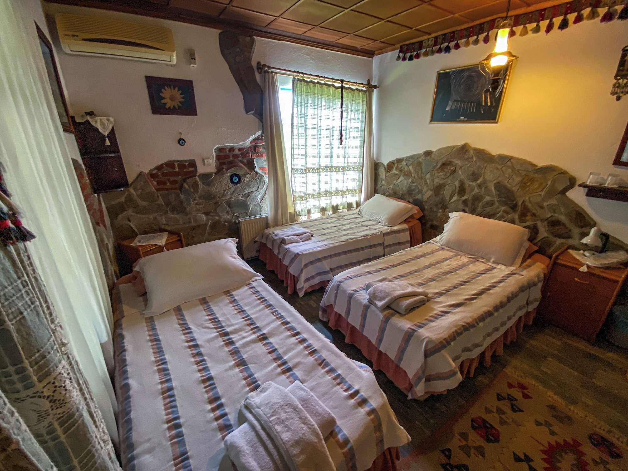ECONOMY, MULTIPLE BEDS