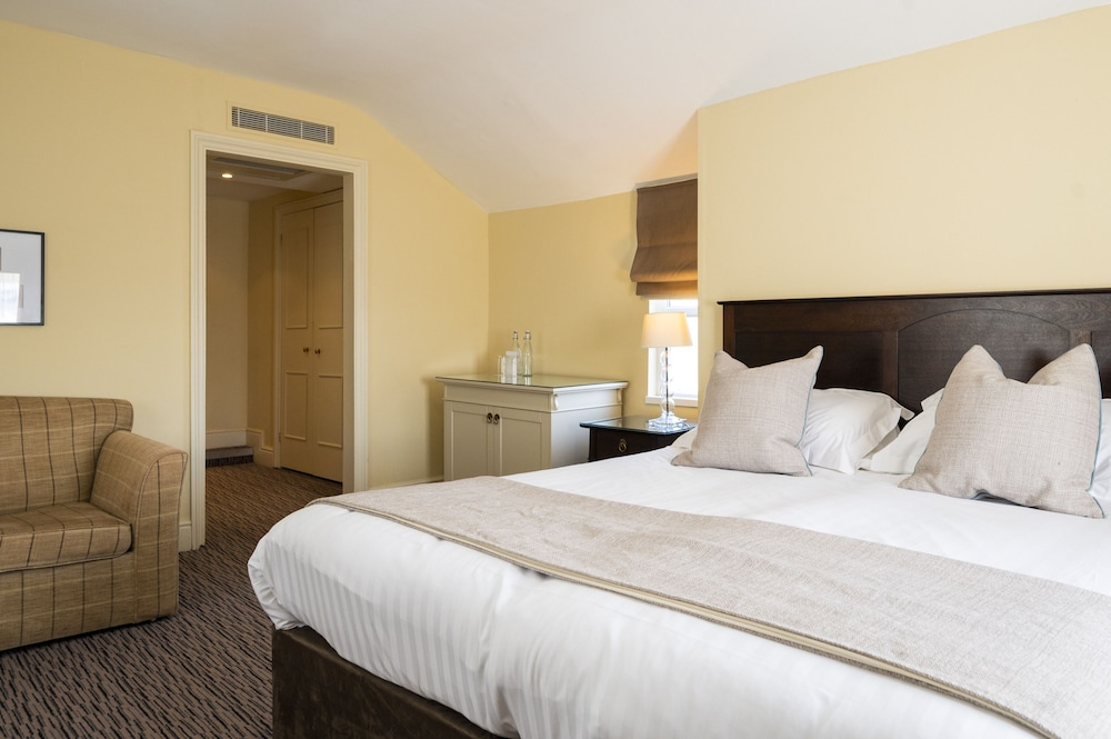 غرفة بريميير بسريرين منفصلين مع أريكة، St Georges Hotel 2/10