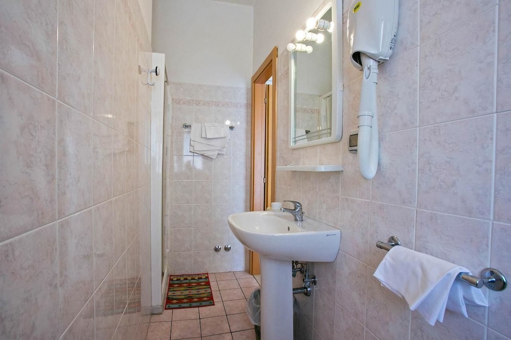 Hotel Antares 28/29