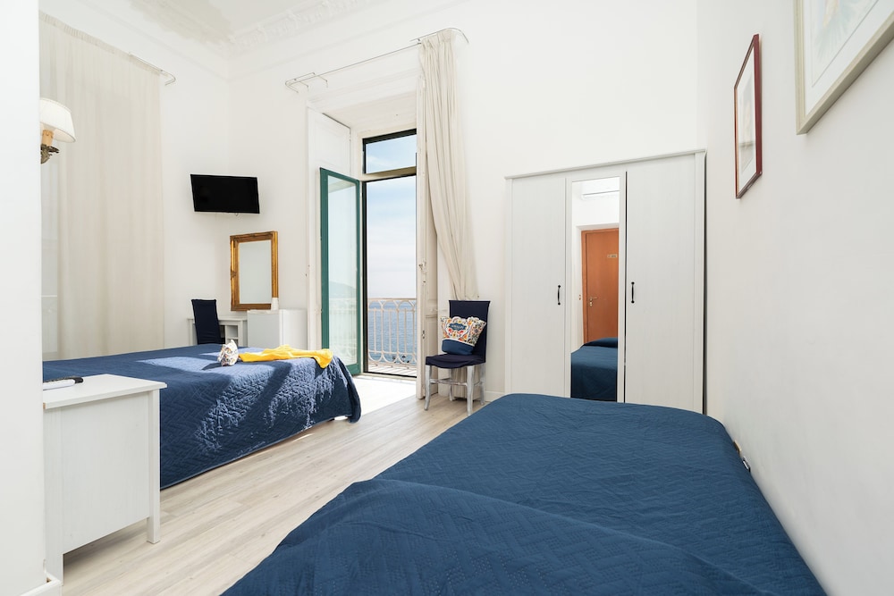 Hotel Fontana 32/65