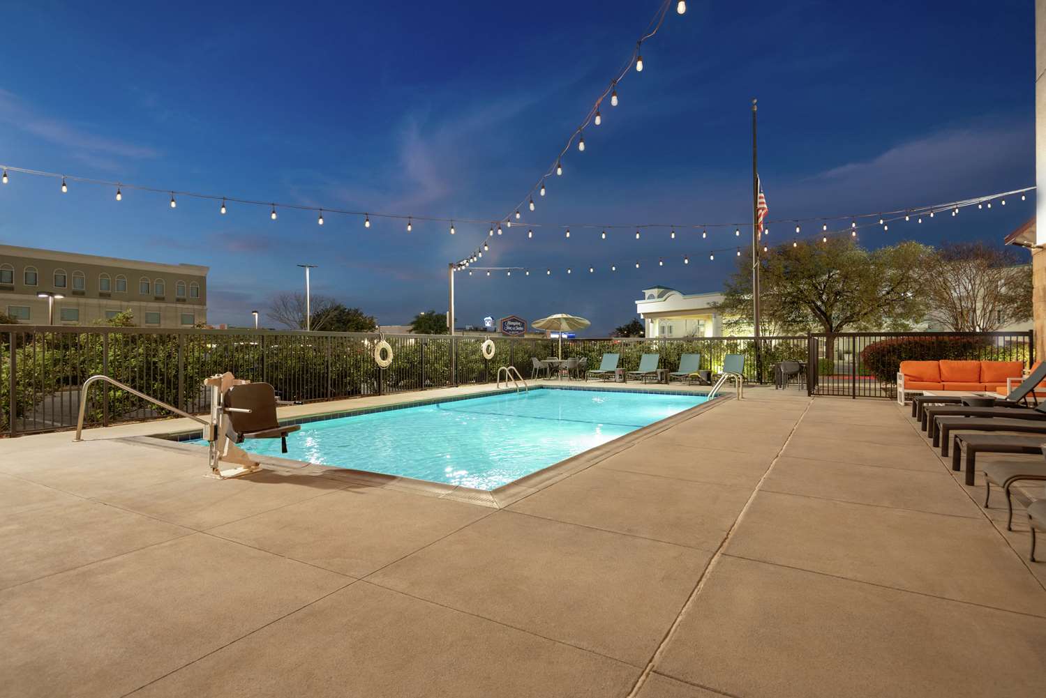 Hampton Inn Suites San Marcos 22/44