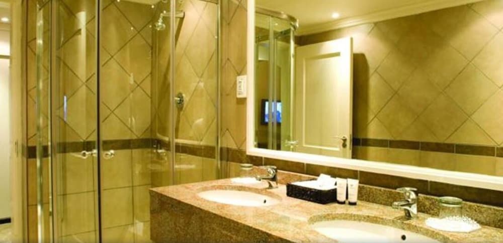 Happy Valley Hotel Ezulwini 36/40