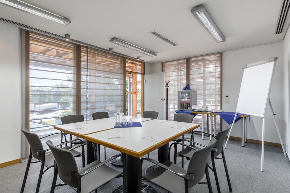 SERWAYS HOTEL BRUCHSAL WEST 37/54