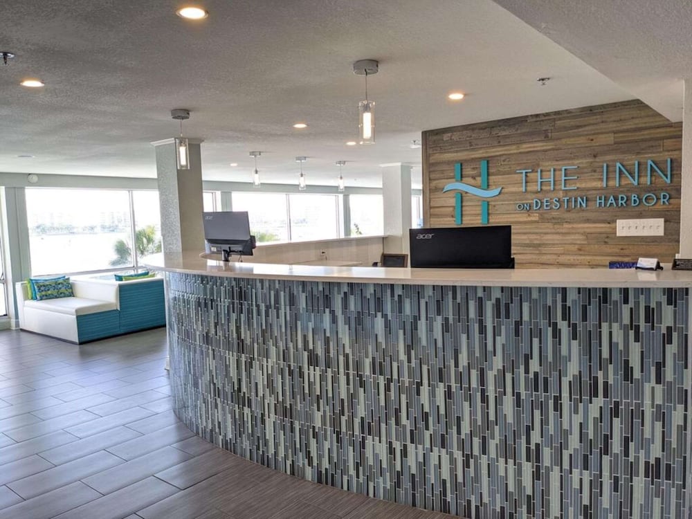 Inn on Destin Harbor, an Ascend Collection Hotel 8/59