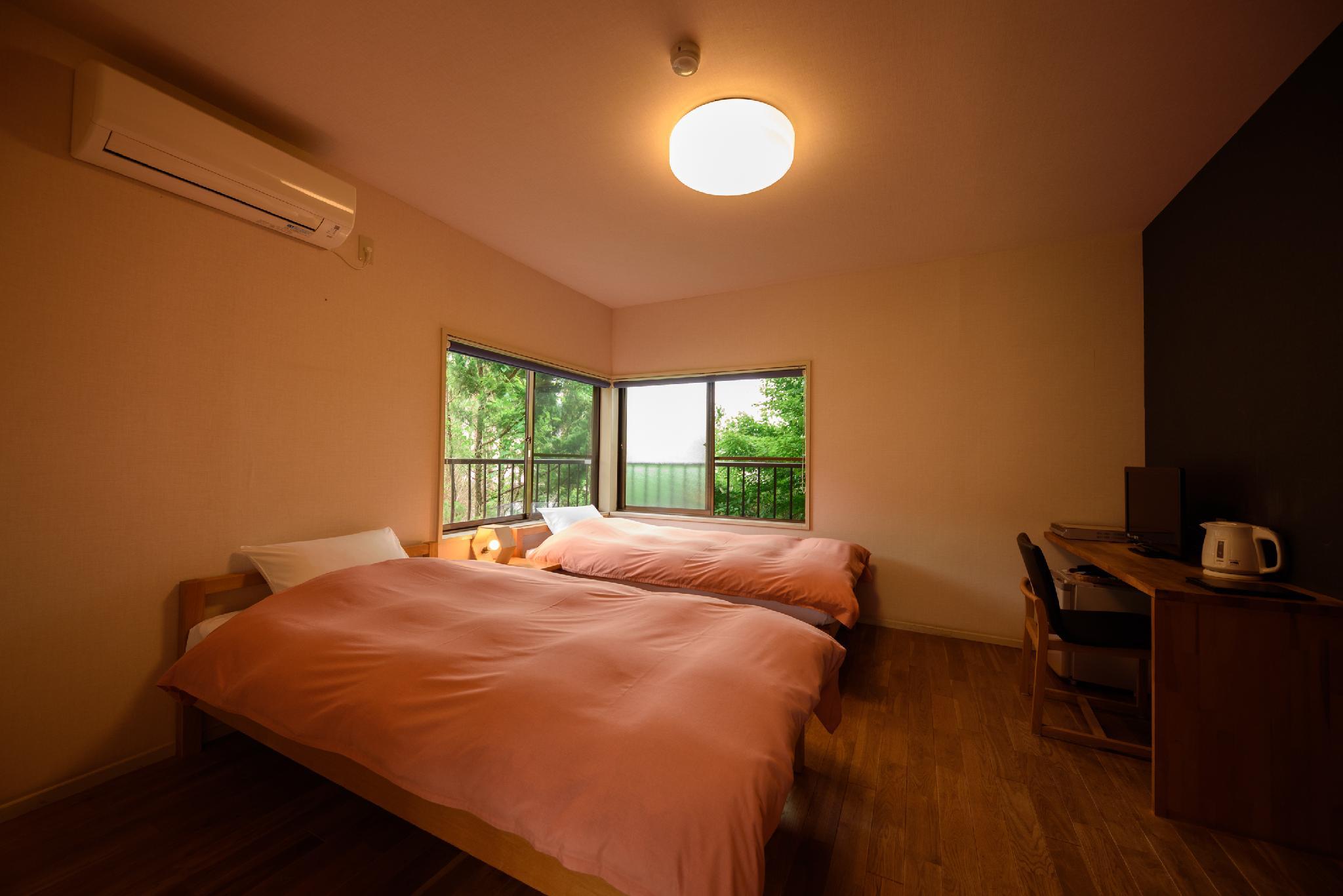 Room, Twin Beds, Private Bathroom