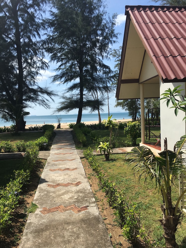 Good Days Lanta Chalet Resort 56/62