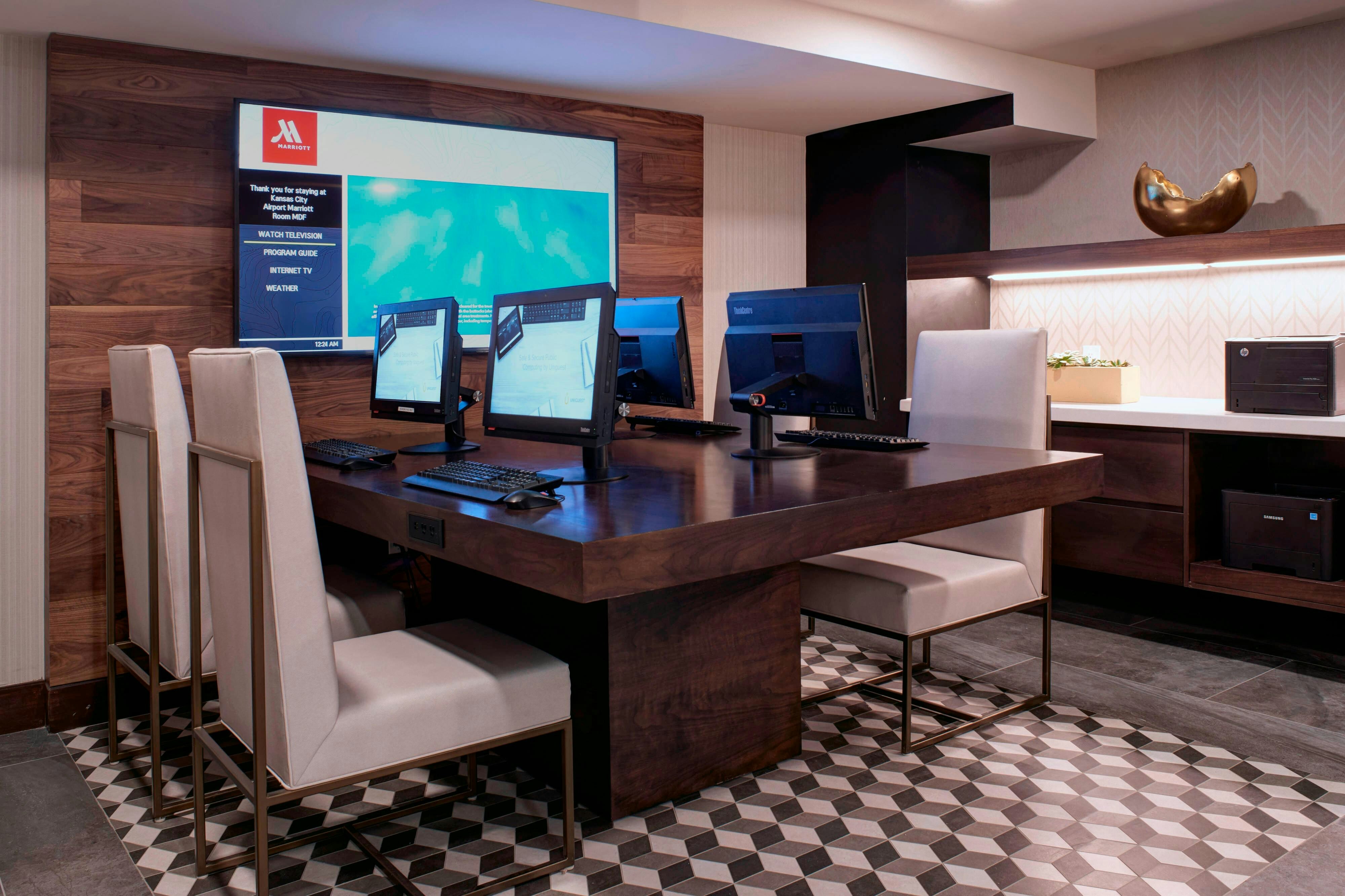 Kansas City Airport Marriott 56/64