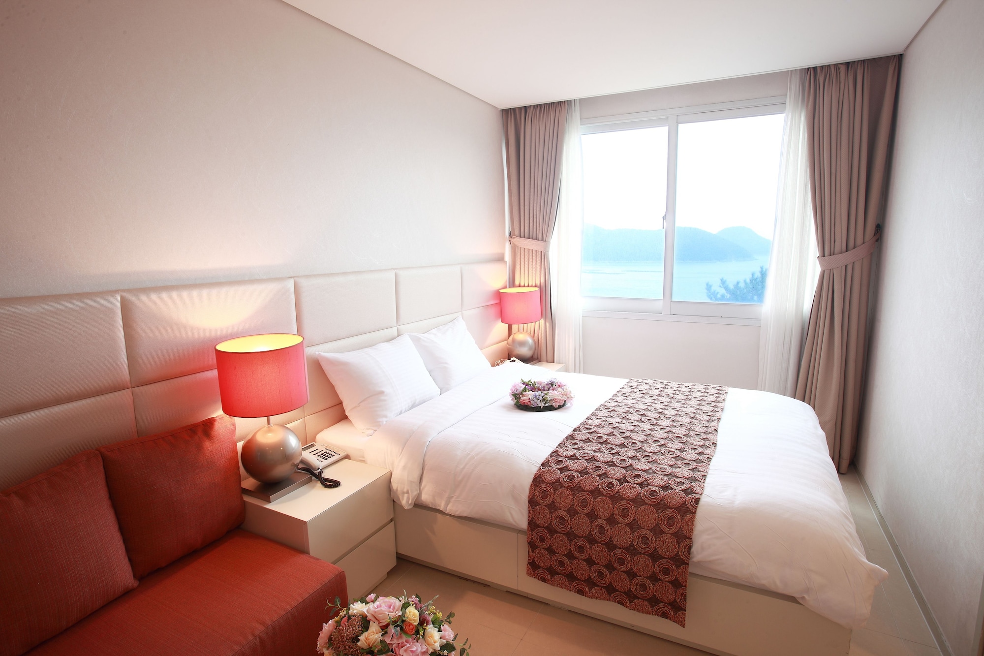 1 Bedroom, Ocean, Junior Suite, Double Bed, Partial Sea View