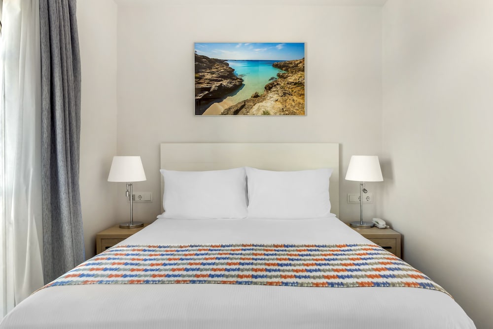 White Sands Beach Club 9/49