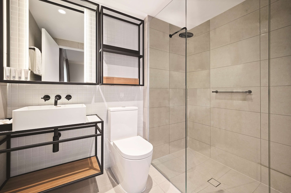 Vibe Hotel Melbourne 71/72