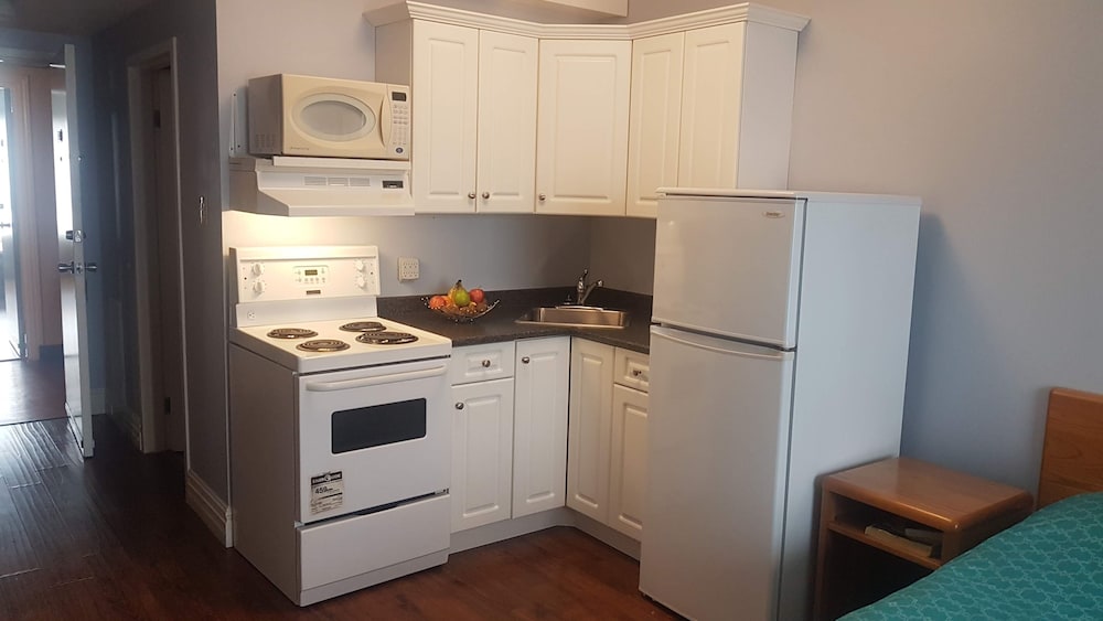 Claymore inn & Suites 4/40