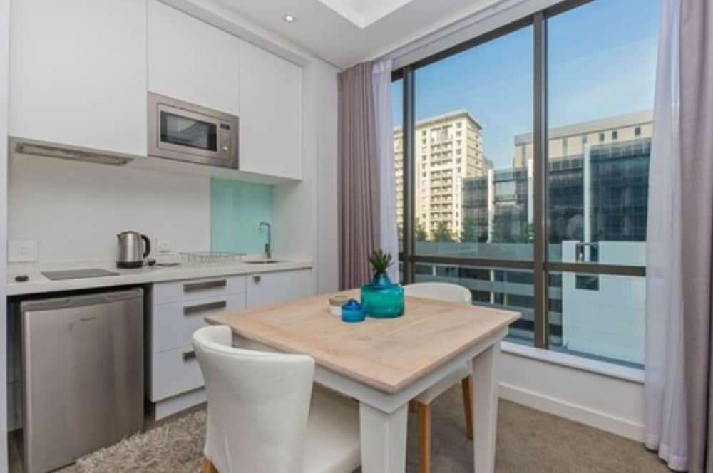 Sandton Skye Unit 702 49/50