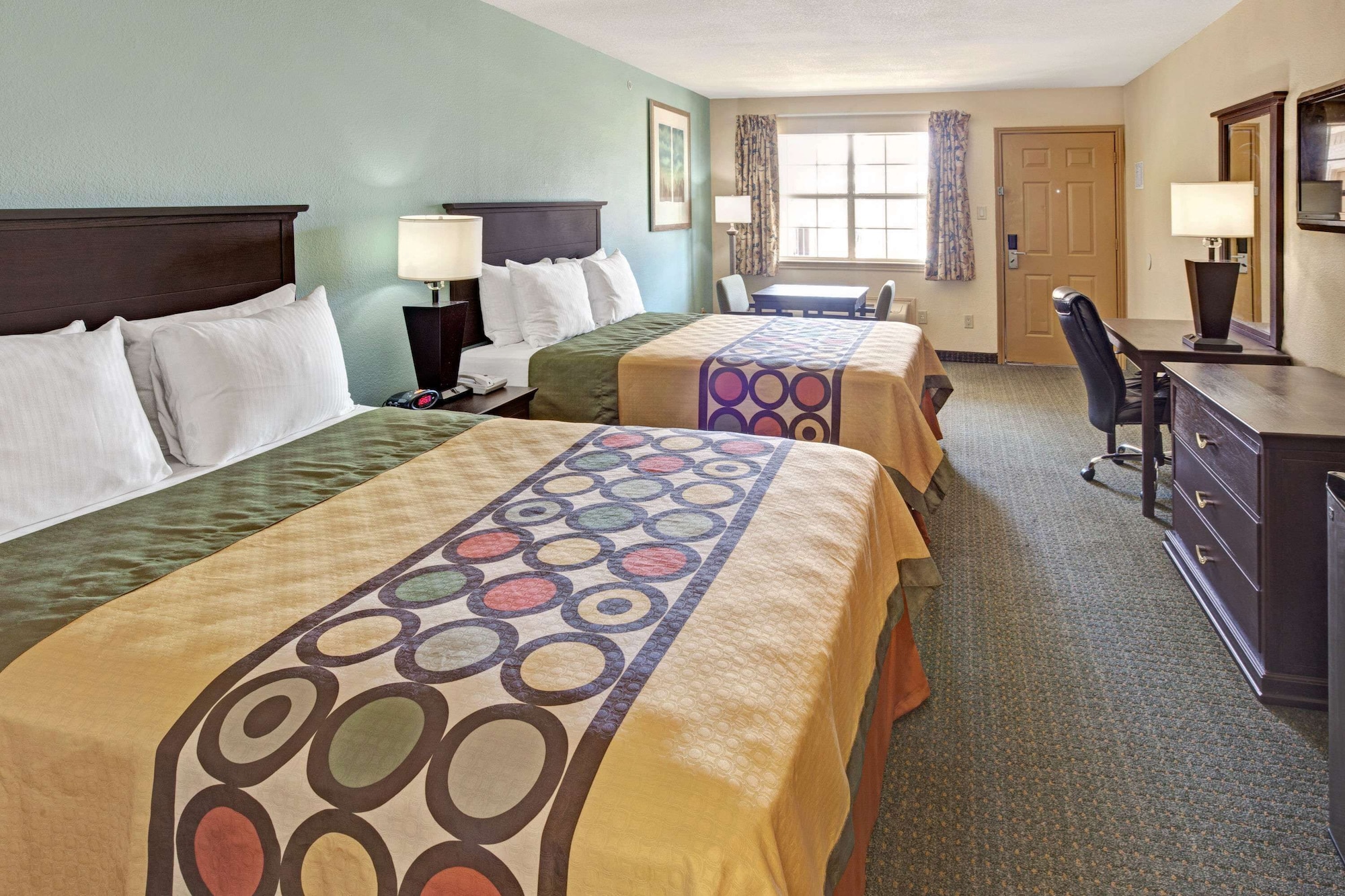 ROOM, 2 QUEEN BEDS, SMOKING, ACCESSIBLE