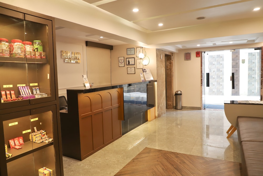 ROLAND HOTEL 7/55