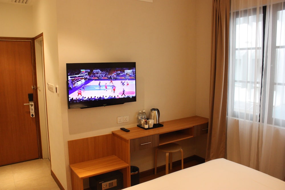 Ahyu Hotel 34/36