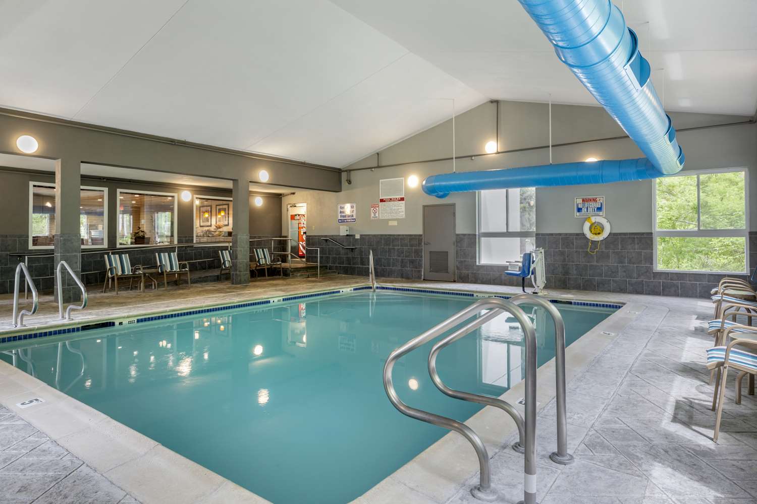 Best Western Plus New England Inn & Suites 10/20