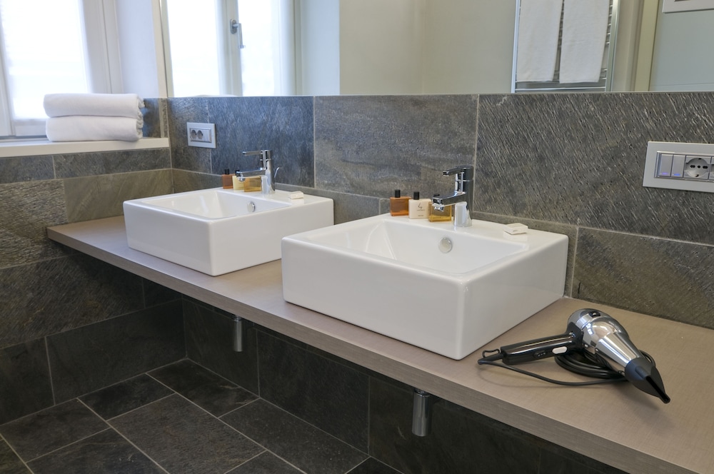 Hotel di Varese 48/50