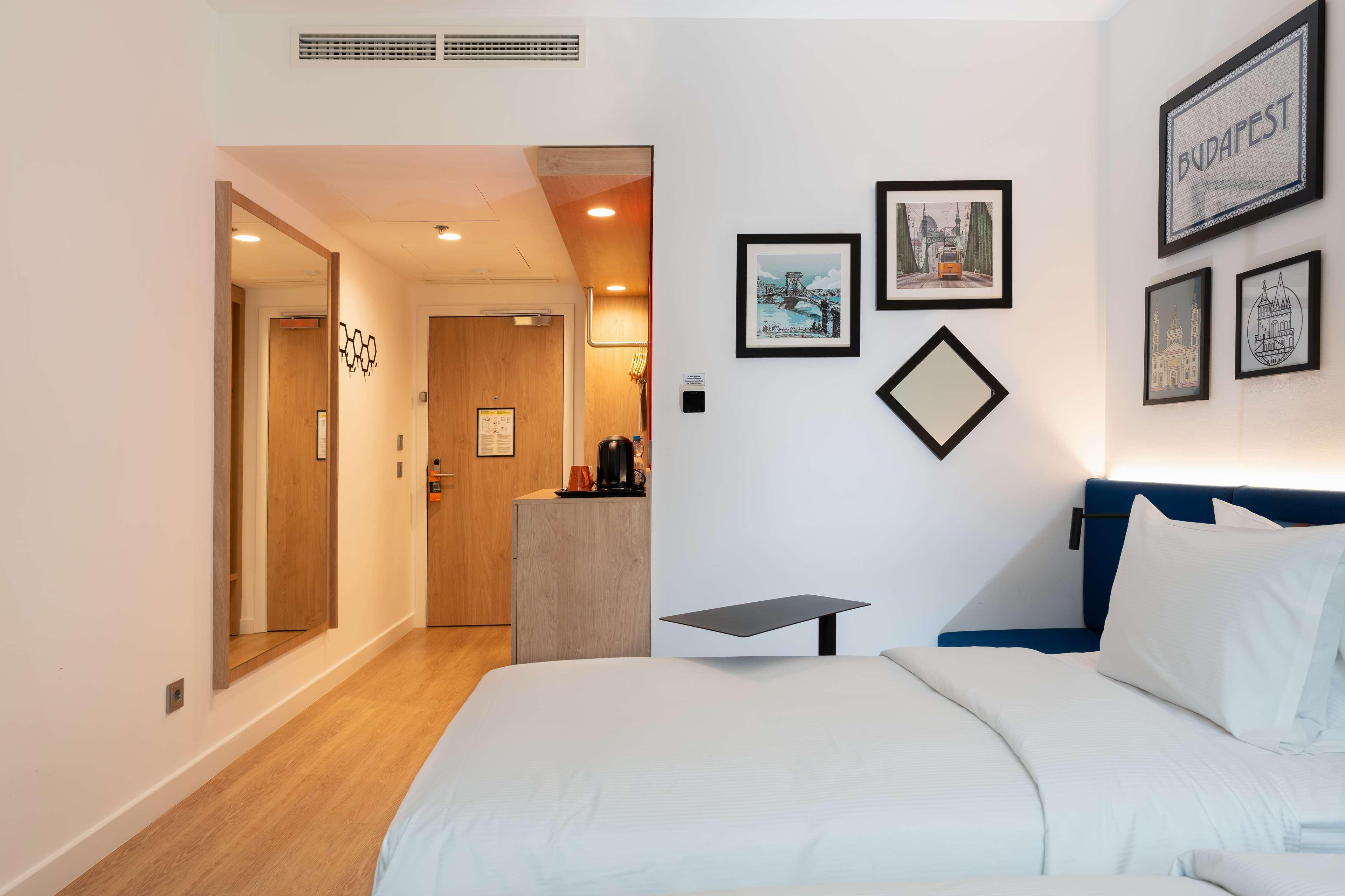 Standard, Twin Beds