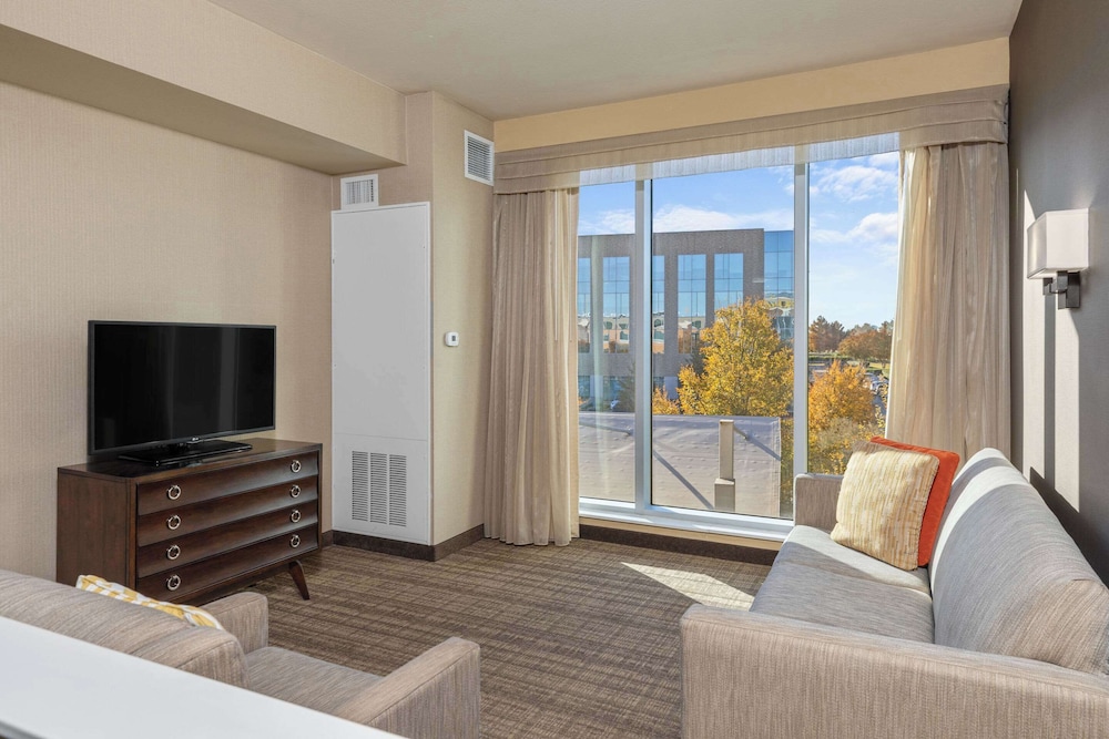 Cambria Hotels Plano Frisco 28/50