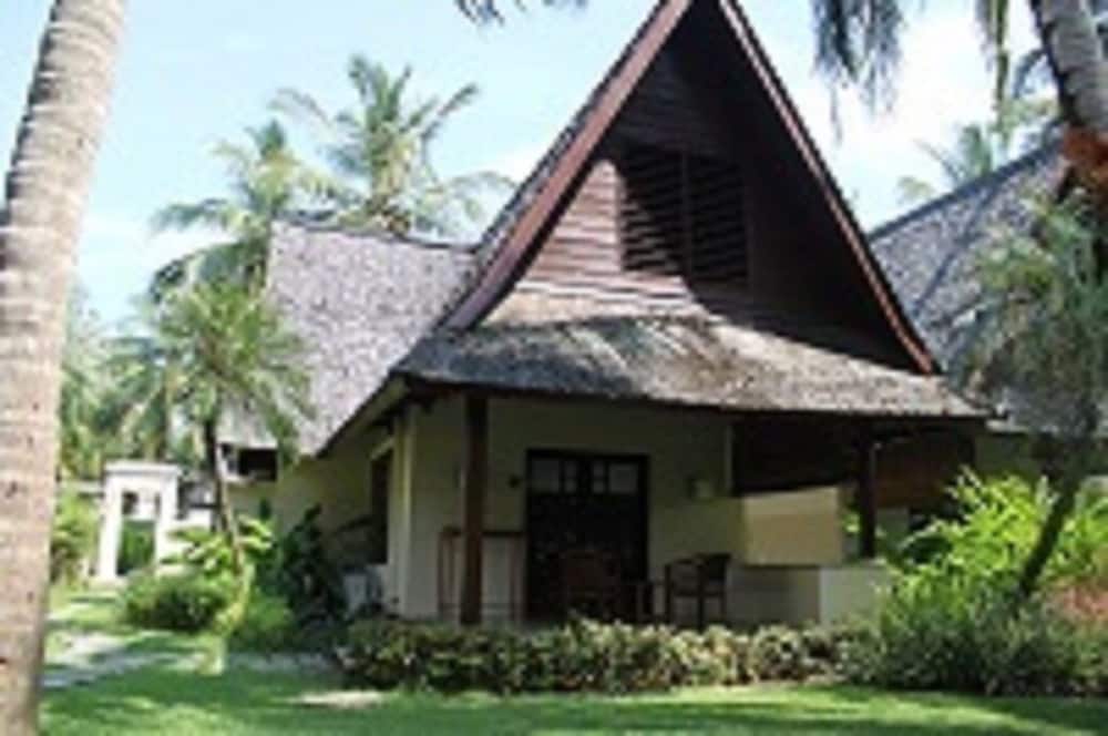 Tanjung Lesung Beach Hotel 3/50