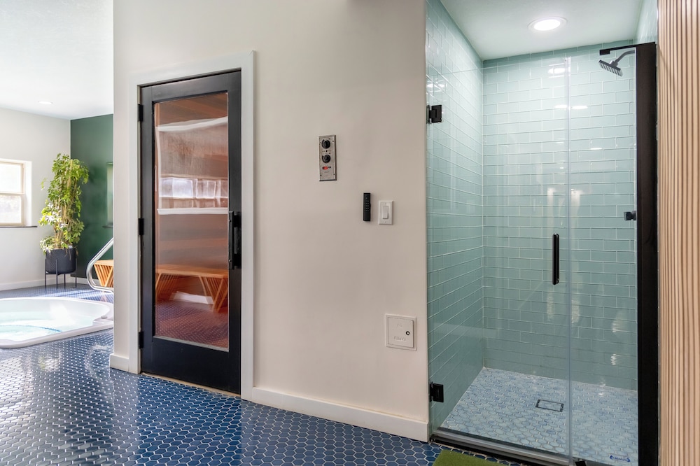 The Fold Hotels Steamboat Springs 40/65