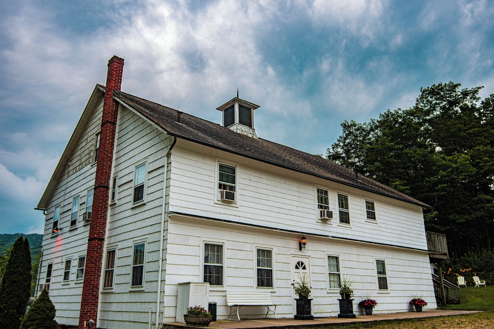 Blackberry River Inn 1/50