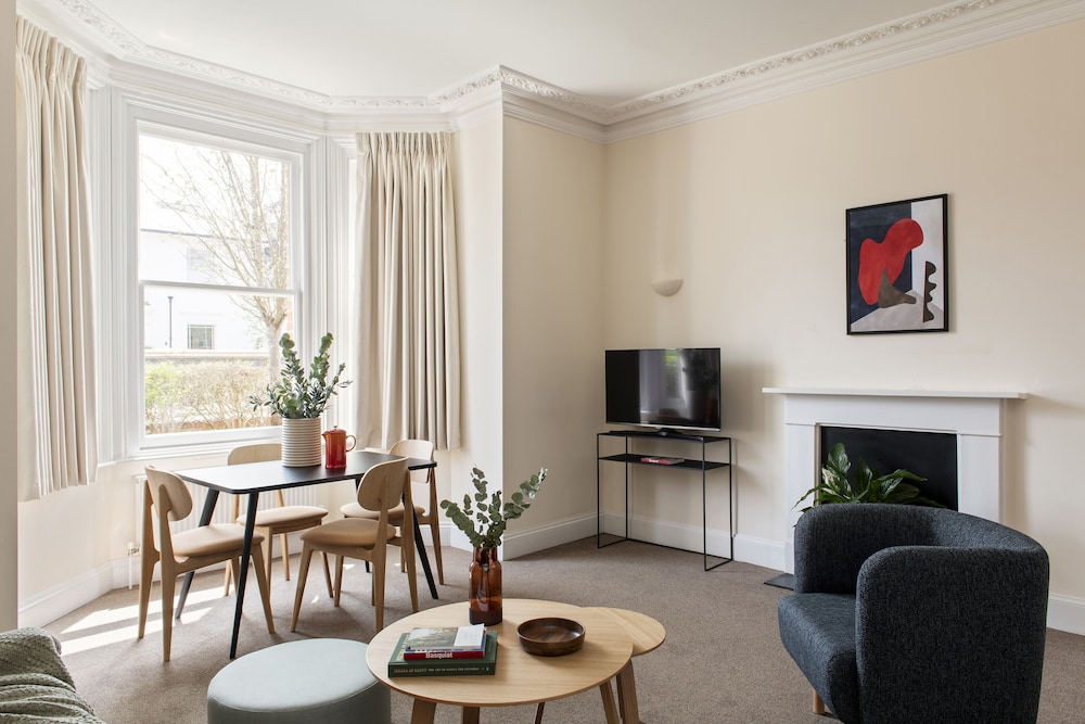 SACO Reading - Castle Crescent 43/64