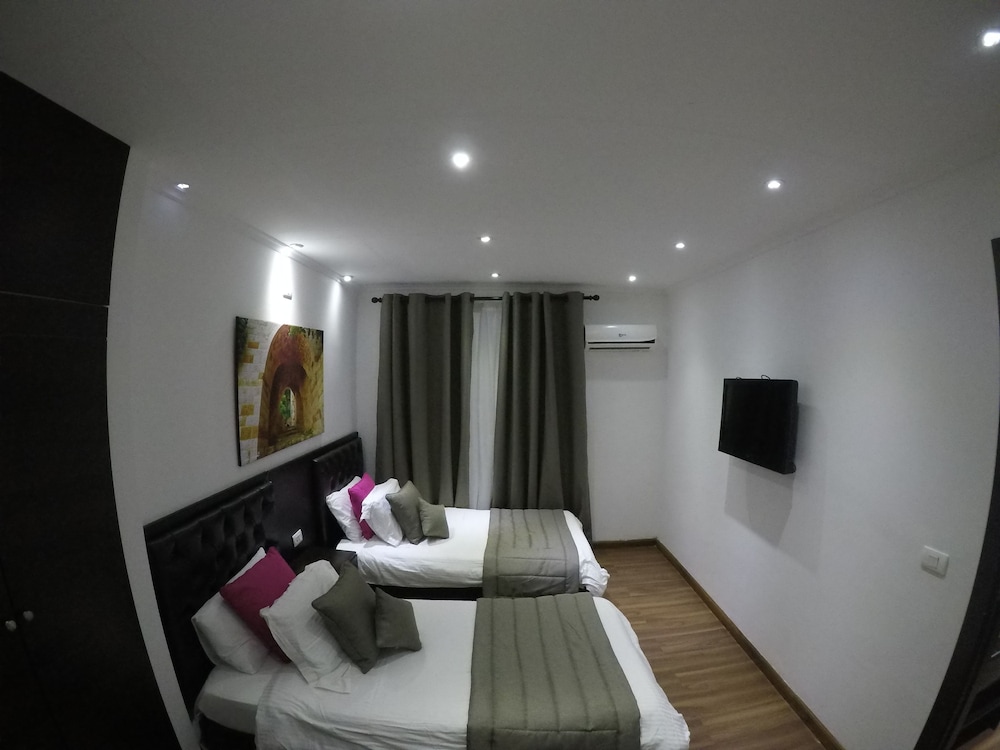 LE TOURNANT HOTEL & RESORT 38/54