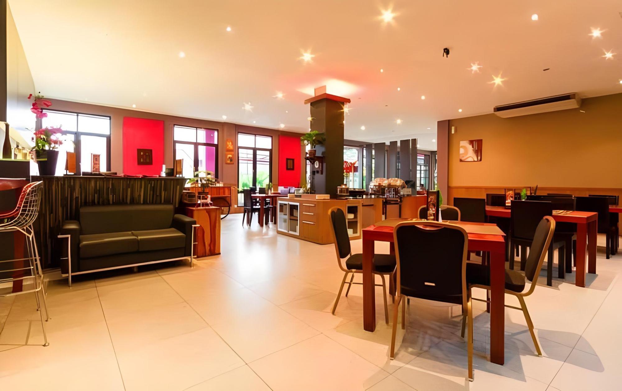 PLAN B HOTEL 28/35