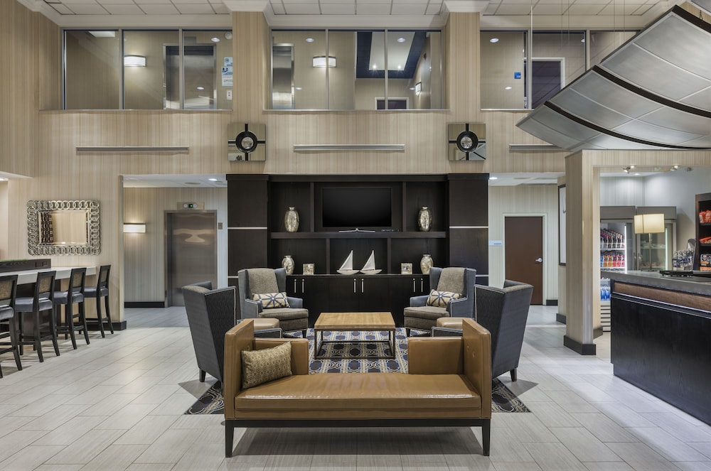 Holiday Inn Express Suites Laurel Lakes 46/58