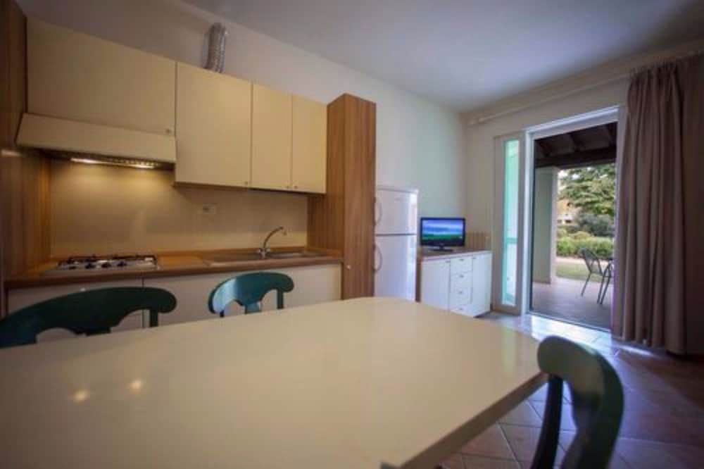 The Garda Village 24/55