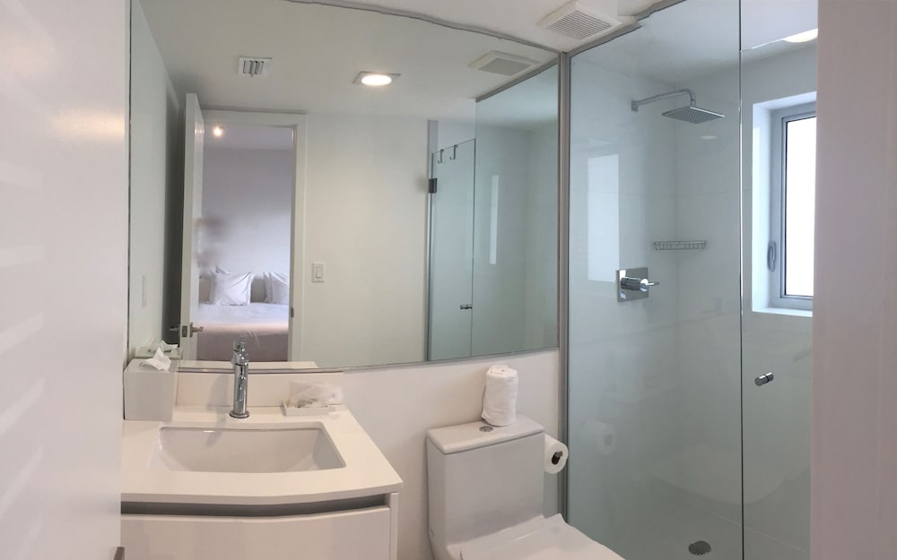 Beach Haus Key Biscayne 48/50