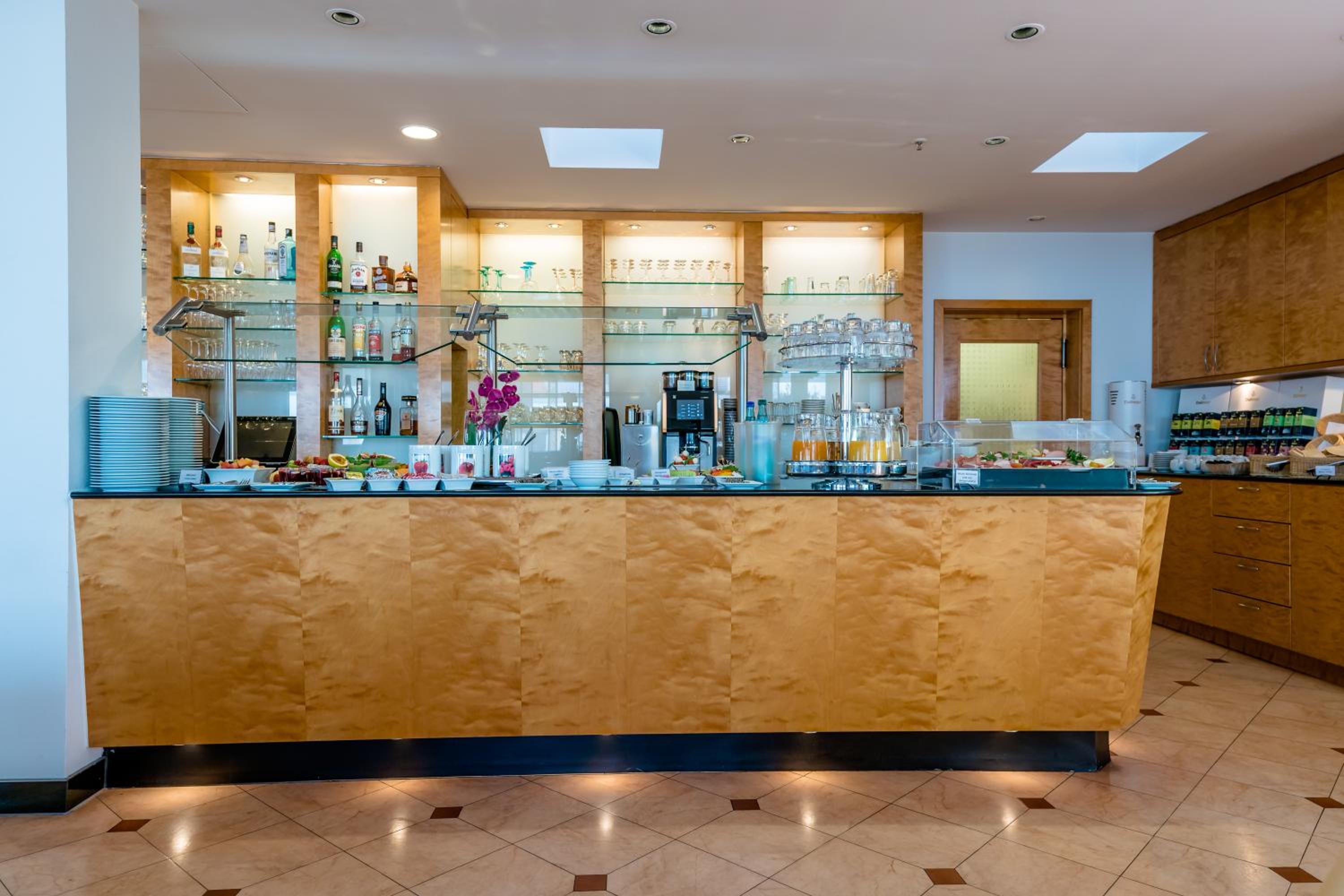 Schlosspark Hotel 5/50